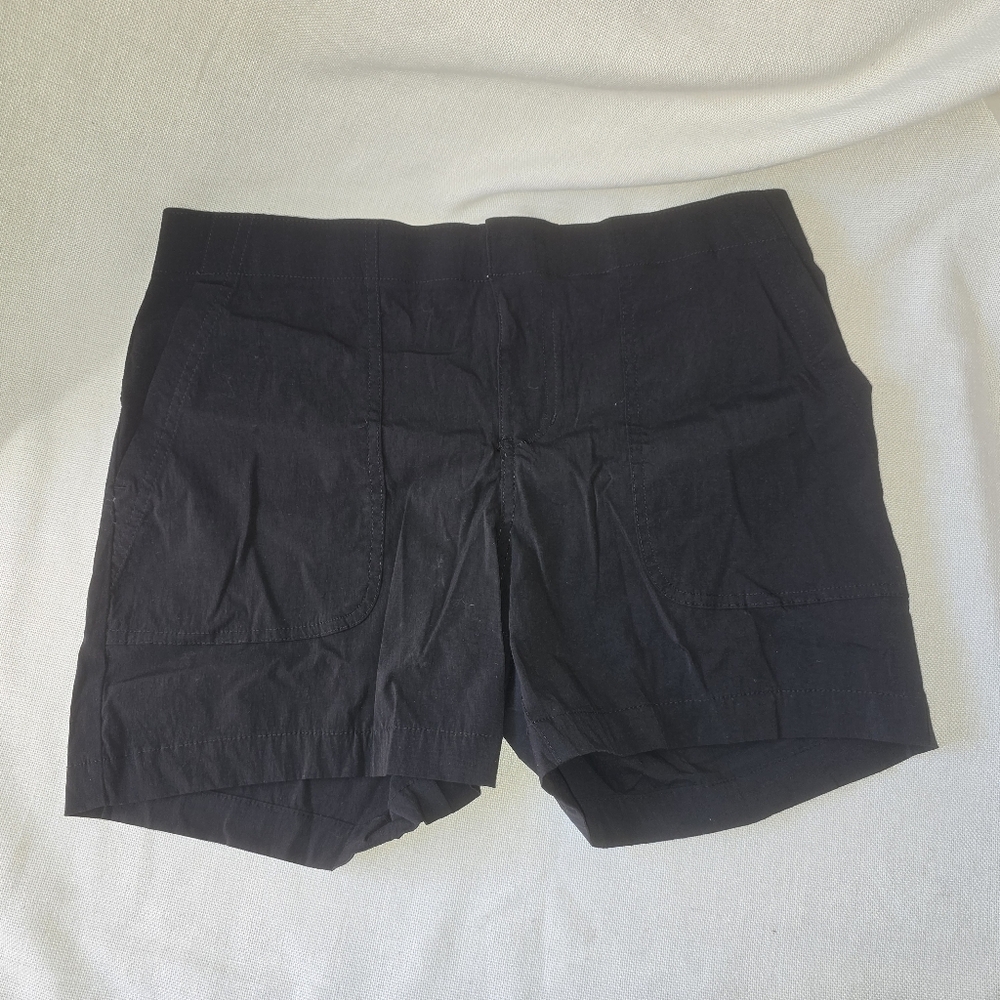 Eddie Bauer sz 8 Black Shorts Travel Outdoor Casual Vacation Nylon Spandex